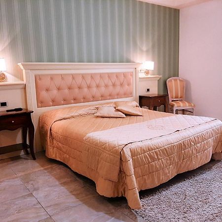 Regina Di Saba - Hotel Villa Per Ricevimenti Grottaminarda Extérieur photo