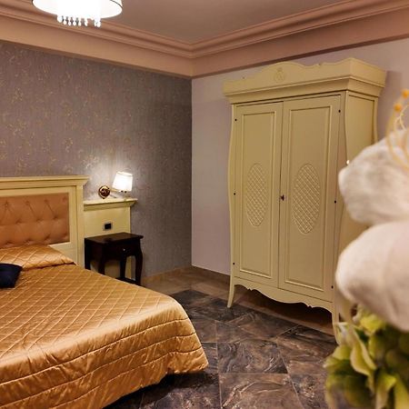Regina Di Saba - Hotel Villa Per Ricevimenti Grottaminarda Extérieur photo