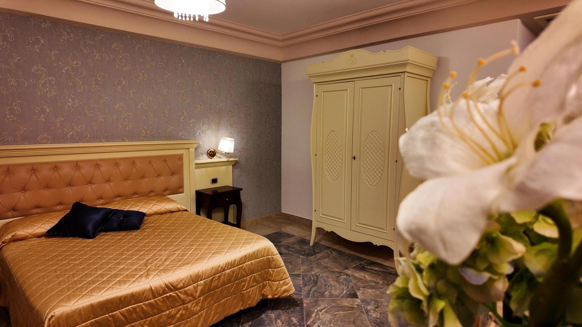 Regina Di Saba - Hotel Villa Per Ricevimenti Grottaminarda Extérieur photo