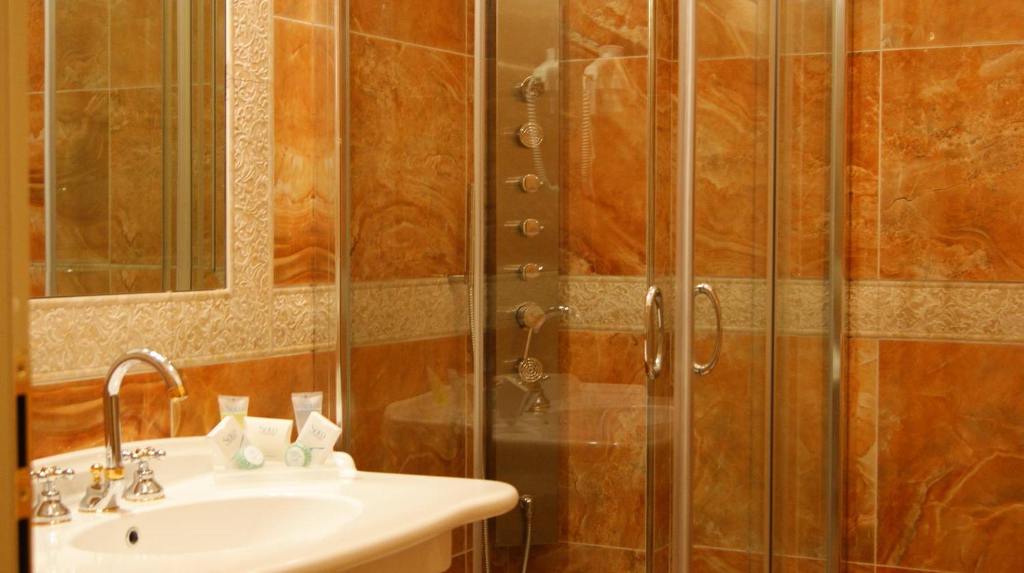 Regina Di Saba - Hotel Villa Per Ricevimenti Grottaminarda Extérieur photo
