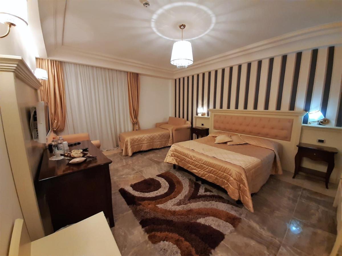 Regina Di Saba - Hotel Villa Per Ricevimenti Grottaminarda Extérieur photo