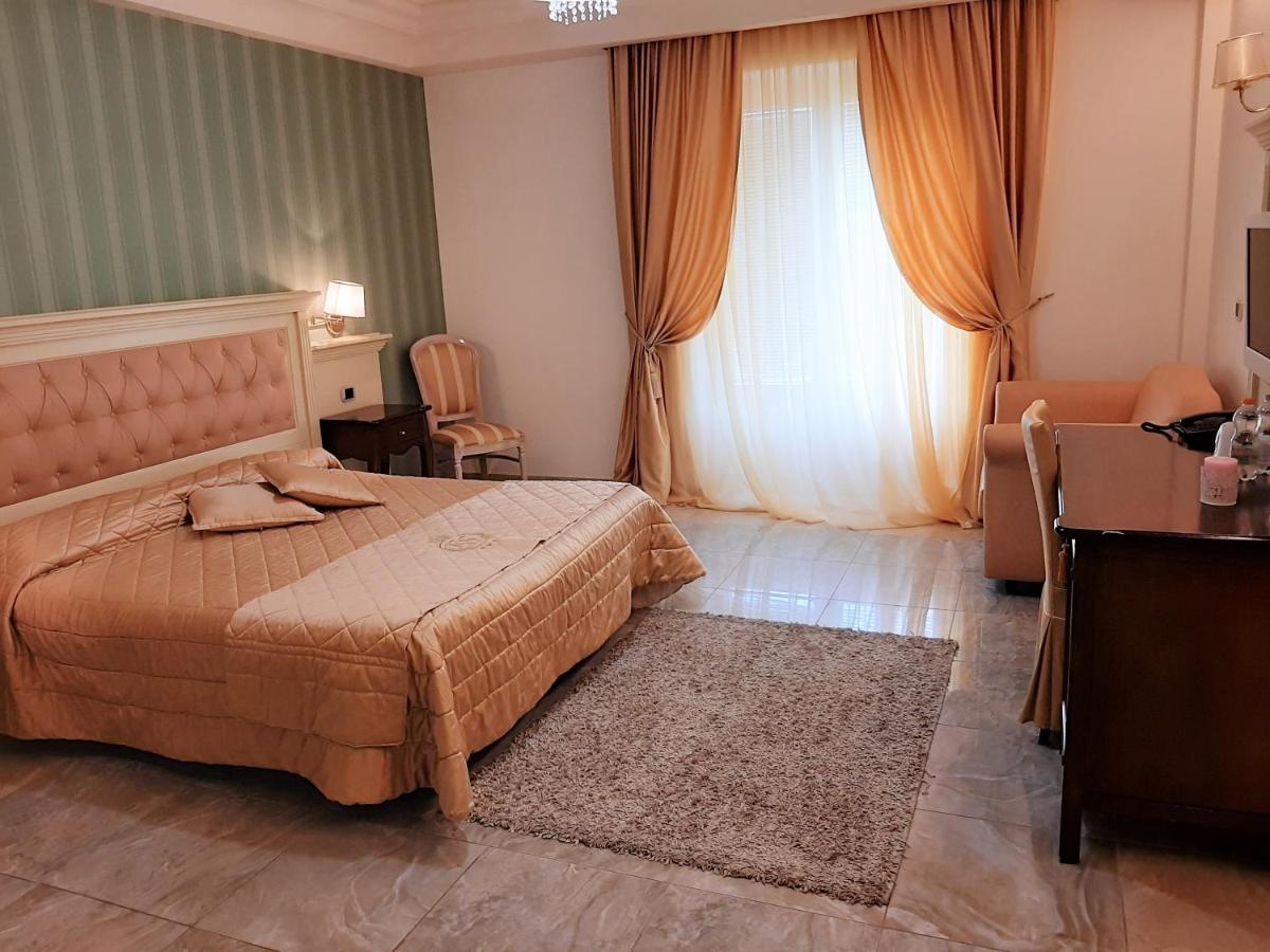 Regina Di Saba - Hotel Villa Per Ricevimenti Grottaminarda Extérieur photo
