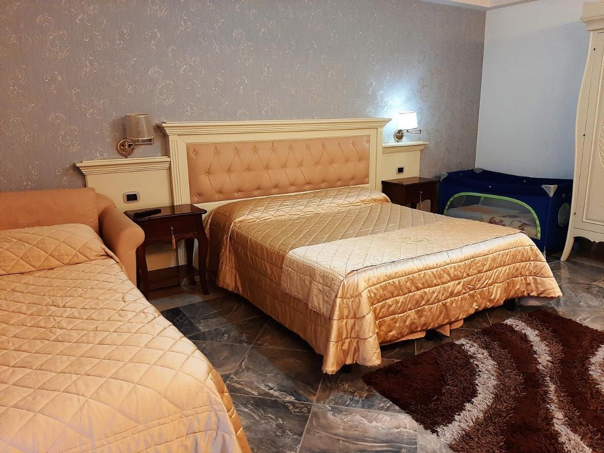 Regina Di Saba - Hotel Villa Per Ricevimenti Grottaminarda Extérieur photo
